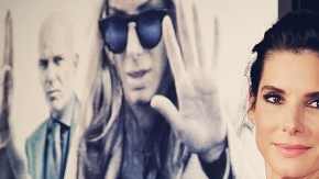 La actriz Sandra Bullock sigue las tradiciones de su madre para despedir el año viejo.