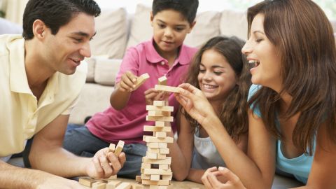 Aprovecha las reuniones decembrinas para unir a la familia./Shutterstock