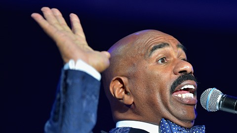 El comediante Steve Harvey podría sacarle provecho a la atención mediática de su error en Miss Universo 2015.