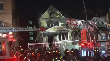 Incendio en Elmhurst, Queens, deja a 9 personas heridas.