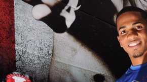 Tras pelear ocho veces en 2013 y siete en 2014, Verdejo (19-0, 14 nocauts) tuvo apenas tres combates este año, en gran parte debido a su lesión recurrente en la mano izquierda.