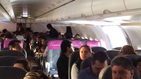 De acuerdo con Volaris, un sujeto hizo una amenaza de bomba.