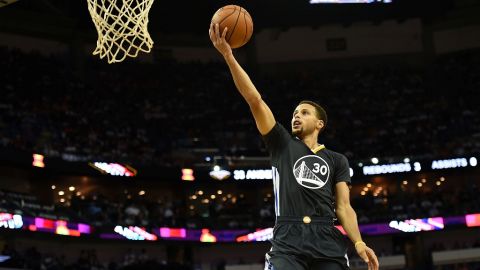 El 31 de ocubre, en Nueva Orleáns, Stephen Curry anotó 40 puntos.