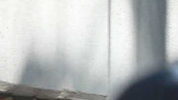 Desamparados en la calle cuando la ciudad esta tratando de ofrecerles un refugio.
Foto Credito: Mariela Lombard / El Diario.