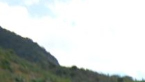 Habitantes de Quetzacoatlán, en el municipio de Zitlala, Guerrero, levantan los cuerpos de seis personas encontrados en un camino rural.