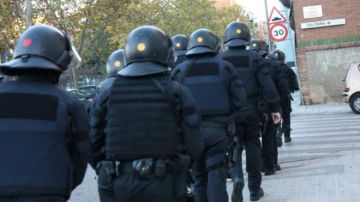 La BBC participó en una redada de la policía catalana contra varios predios de los "Señores del Aire".
