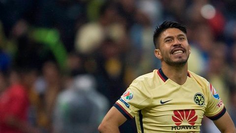 Oribe Peralta aun no siente mucho amor por el club que le da de comer: el América.