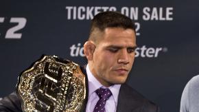 McGregor imitó la pose de la famosa foto entre "El Chapo" y Sean Penn.