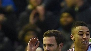 Manchester United levanta la cara en la Premier League.