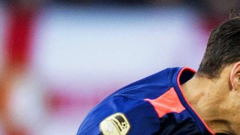 El mexicano Héctor Moreno en su juego de este domingo ante el Feyenoord.