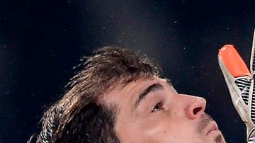 Casillas fue crucificado por la prensa de Portugal por cometer un error.