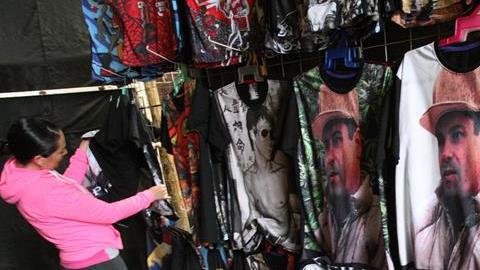 Productos con la imagen de "El Chapo".