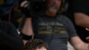 Kobe Bryant (c) y Roy Hibbert (d) de Los Ángeles Lakers intentan bloquear al español Pau Gasol de Chicago Bulls. Foto: EFE.