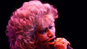 Celia Cruz cantando en 
el Music Midtown Festival en Atlanta en 2000.
