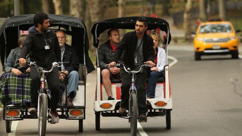 Actualmente unos 300 conductores de bicitaxi operan en Central Park, NYC.