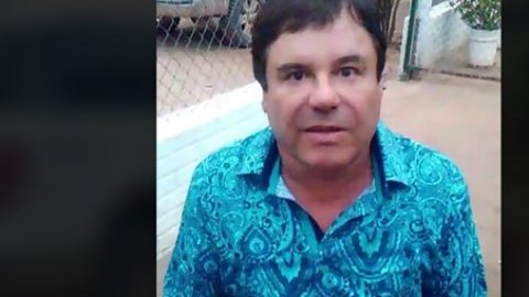 Una de las fotos de la entrevista de "El Chapo" con Sean Penn y Kate del Castillo que circula en redes sociales.