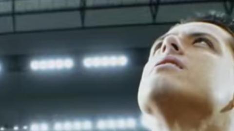 Javier 'Chicharito' Hernández no deja de ser protagonista en Alemania.
