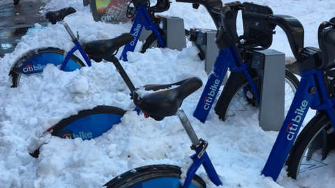 Así quedaron las bicicletas Citi Bike luego de la tormenta Jonas.