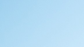 La exposición prolongada al sol y la migraña son algunas de las causas del dolor de cabeza en los menores.