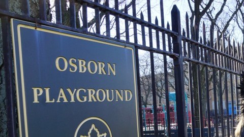 Osborn Playground Park donde una adolescente denunció haber sido violada por varios jóvenes.