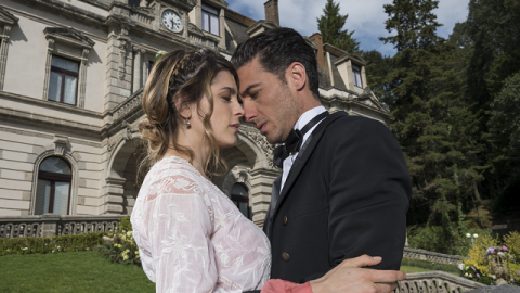 Irene Azuela y Erick Elías son los protagonistas de "El hotel de los secretos".