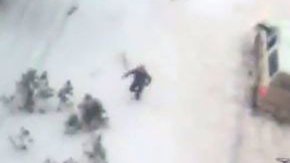 El video publicado por el FBI muestra el momento en que Robert "LaVoy" Finicum recibe un disparo.