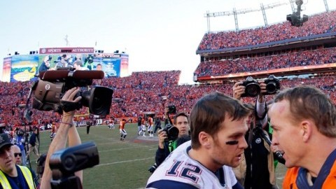 El 19 de enero de 2014, Brady felicitó a Manning luego que éste y sus Broncos ganaran el juego de campeonato de la AFC.