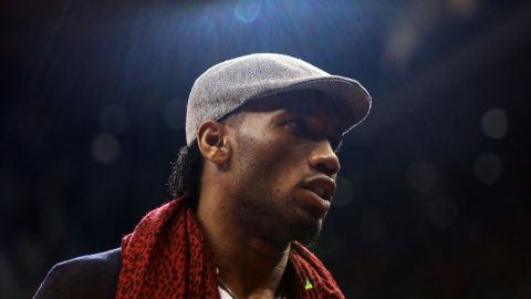 Drogba fue visto el 19 de diciembre en la tribuna junto al dueño del Chelsea y el entrenador Guus Hiddink.