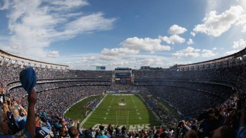 Así lució el Qualcomm Stadium de San Diego en el último partido de los Chargers. El equipo estudia mudarse a Inglewood junto a los Rams.