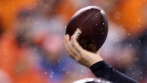 Ben Roethlisberger tiene una lesión en el hombro derecho, pero de todas maneras se espera que juegue el domingo en Denver.