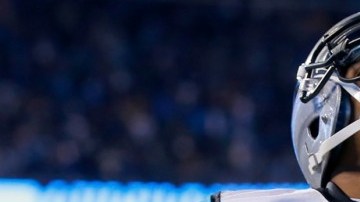 Cam Newton no ha dejado de ganar, sonreír y celebrar en esta temporada. El quarterback de Carolina dice que el público está 'asustado' de que un afroamericano como él sea tan exitoso.