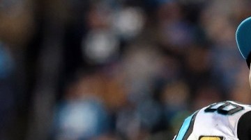 Thomas Davis tuvo que dejar el juego anterior de los Panthers tras sufrir fractura en el brazo derecho, pero planea jugar el 7 de febrero.