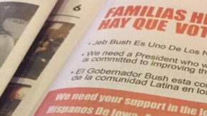 Jeb Bush ha seguido la tradición de su hermano, quien en 2000 movilizó a 500 votantes latinos en Iowa, y es uno de los precandidatos presidenciales que tiene personal y presupuesto de publicidad en medios hispanos del estado.