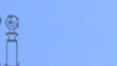 Alejandro G. Iñárritu y Leonardo DiCaprio con los tres Golden Globes ganados por 'The Revenant'.