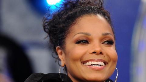 La cantante Janet Jackson asegura que está lista para seguir con su gira mundial tras operación.