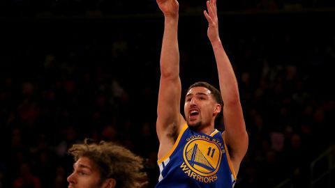 Klay Thompson fue una pesadilla toda la noche para la defensa de Nueva York.