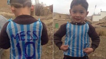 Las imágenes de Murtaza ataviado con una bolsa plástica de rayas verticales azules y blancas con el nombre de Messi y el número 10 escrito a bolígrafo, emulando el dorsal de su ídolo en la selección argentina, han dado la vuelta al mundo durante las últimas semanas.