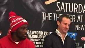 Terence Crawford (izq.) y Hank Lundy se hicieron de palabras al presentar su pelea en Nueva York.