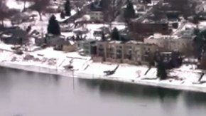 El viejo puente de Hulton en Pennsylvania fue demolido en pocos segundos.