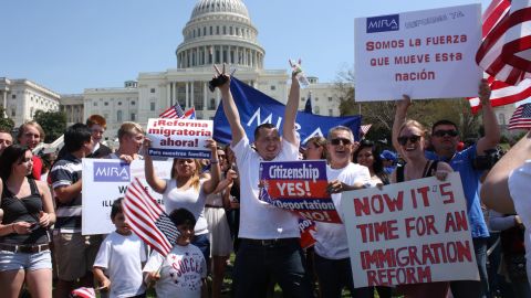 LLEGAN A WASHINGTON MILES DE ACTIVISTAS PARA PEDIR UNA REFORMA MIGRATORIA
