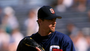 Trevor Hoffman (izq) y Ken Griffey Jr.