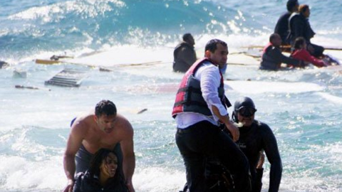 Al menos 41 personas perdieron la vida en dos naufragios en la costa de Grecia.