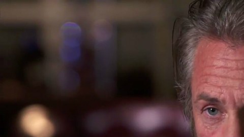 Charlie Rose, de la cadena CBS, ha entrevistado a Sean Penn sobre su polémica entrevista con el narcotraficante 'El Chapo' Guzmán.