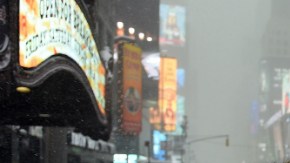 Los espectáculos en los cinco distritos se están cancelando a causa del temporal de nieve y viento, que empeora por momentos.