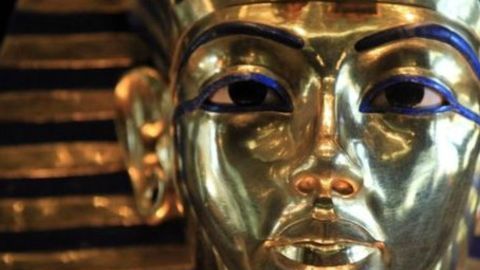 La máscara de Tutankamón tiene 3.000 años de antigüedad.