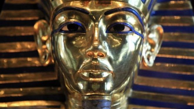 La máscara de Tutankamón tiene 3.000 años de antigüedad.