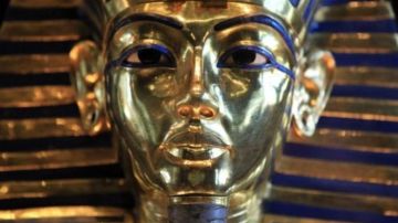 La máscara de Tutankamón tiene 3.000 años de antigüedad.