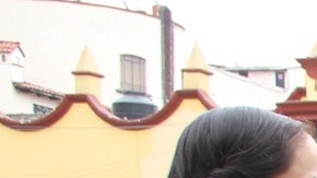 Una familia disfruta de la tamaliza en la Feria