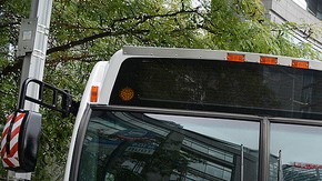 Una mujer de East Harlem presuntamente se robó un bus de la MTA luego de que le pidieran que dejara de fumar dentro del vehículo.