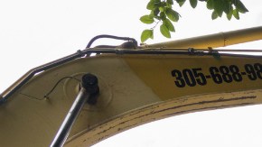 Una segunda caja fuerte fue hallada en la casa que el capo colombiano del narcotráfico Pablo Escobar poseía en Miami Beach (EE.UU.), esta vez en los cimientos de la edificación, que está siendo demolida, informaron hoy medios locales.